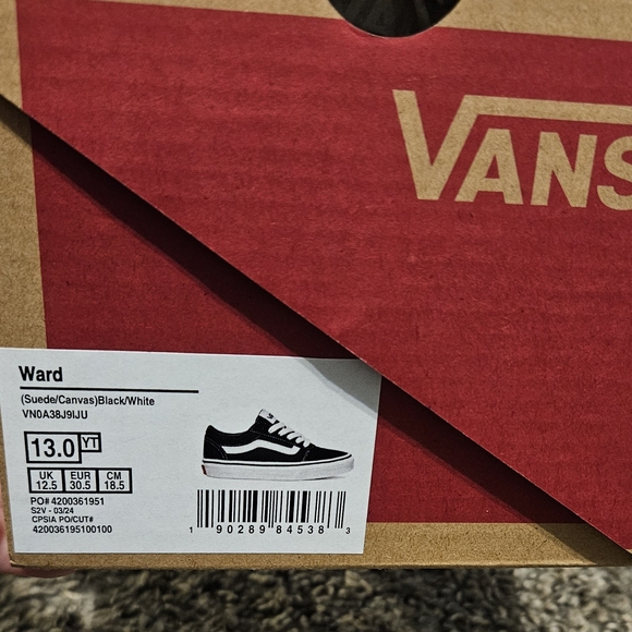 Vans - Picture 5 of 5